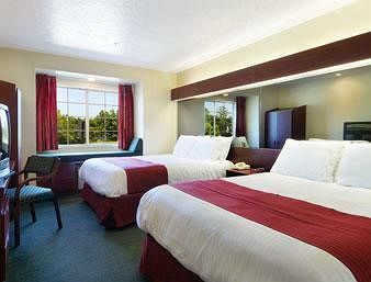 Microtel Inn & Suites By Wyndham Брендън Стая снимка